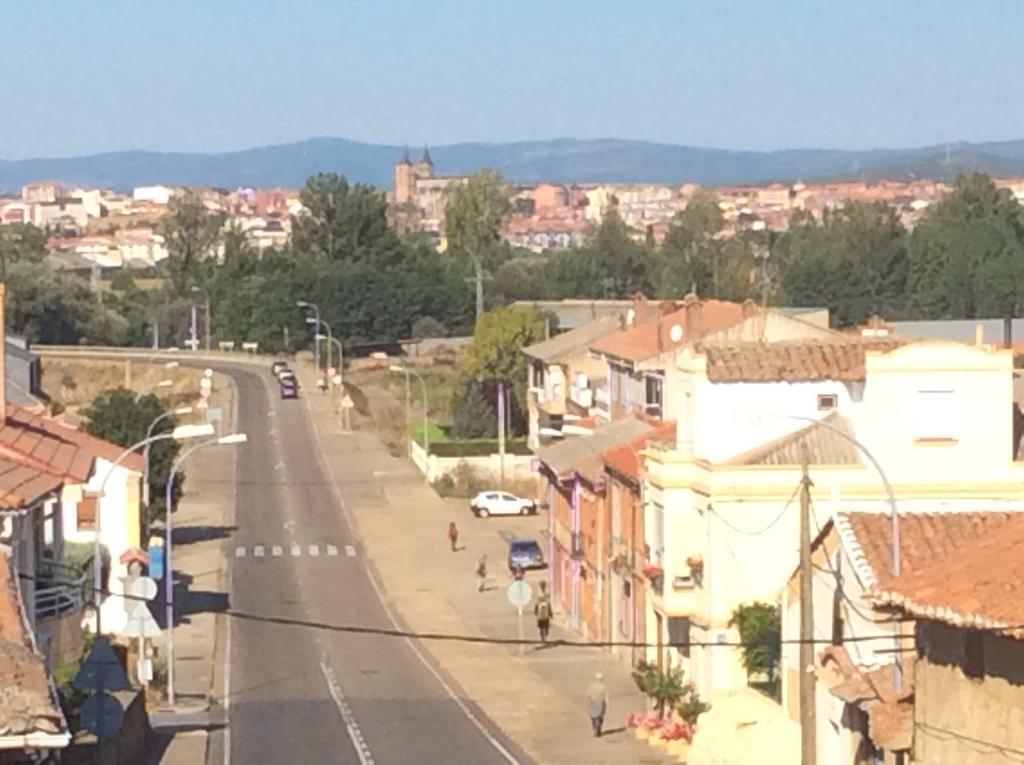 Hostal Juli San Justo de la Vega 외부 사진
